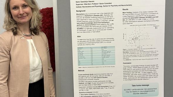 Gwen presenterar sitt examensarbete på läkarprogrammet (T10) där hon undersöker samband mellan kardiovaskulärrisk och neurodegen