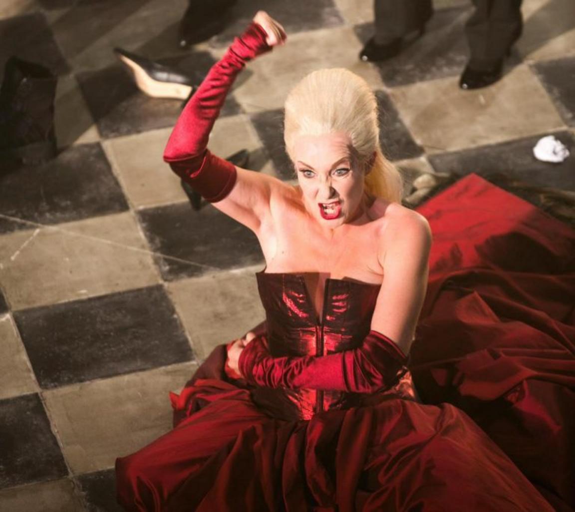 Operasångare Ulrika Tenstam i rollen som Ulrica i Maskeradbalen av Verdi på Folkoperan 2012.