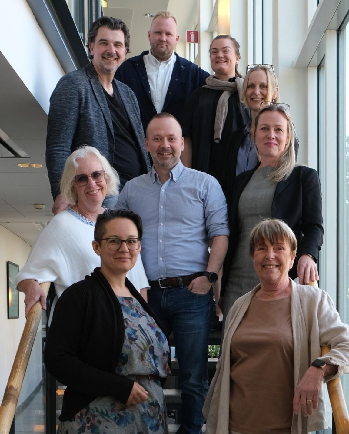 The photo shows the researchers in the network.